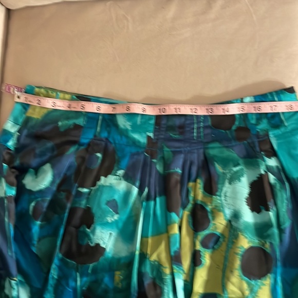 Colorful Satin Like Skirt. - Picture 8 of 9